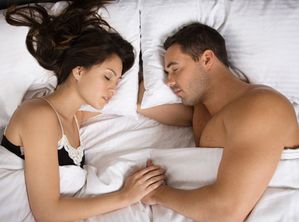 Couple : que révèle votre position pour dormir ?